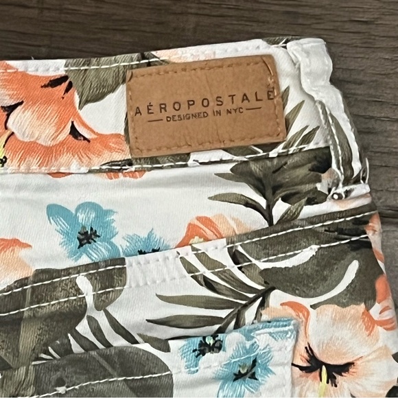 Aeropostale Floral Midi Shorts - Picture 5 of 9